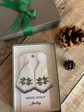 Load image into Gallery viewer, Black Spinel Snowflake Fringe Earrings