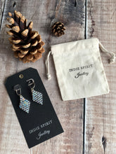 Load image into Gallery viewer, Clear Glass Diamond Shaped Earrings