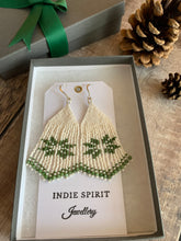 Load image into Gallery viewer, Diopside Snowflake Fringe Earrings
